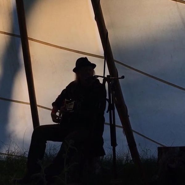 Ο Neil Young κυκλοφόρησε το live album Young Shakespeare