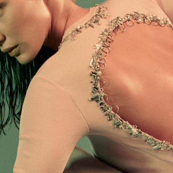 Bella Hadid και Kendall Jenner στη νέα καμπάνια της Givenchy