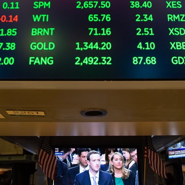 Το Facebook και η ώρα της κρίσης στο αμερικανικό χρηματιστήριο