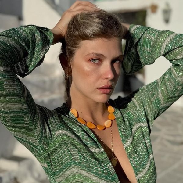 Η topless Κλέλια Ανδριολάτου είναι o ορισμός του Αυγούστου