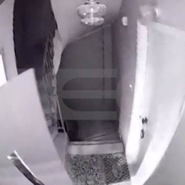 Ντελιβεράς παρέδωσε πίτσα σε πολυκατοικία και γέμισε ακαθαρσίες το ασανσέρ