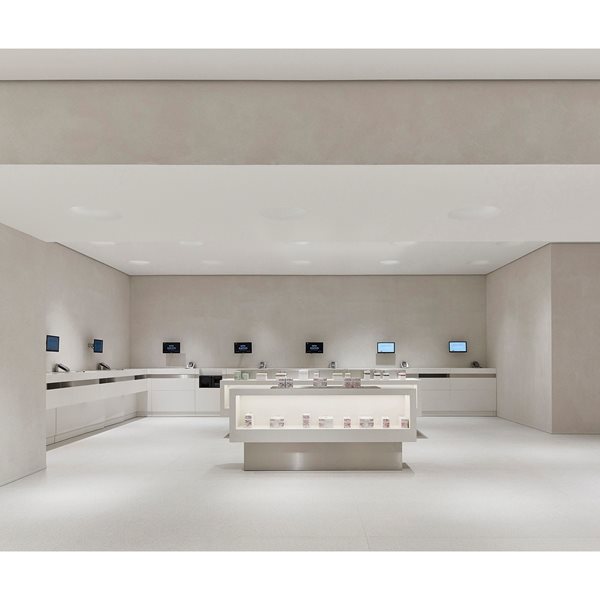 To νέο Zara Flagship Store μόλις άνοιξε στον Πύργο Πειραιά