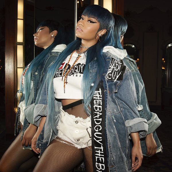 Η Diesel τρολάρει τους απανταχού online haters