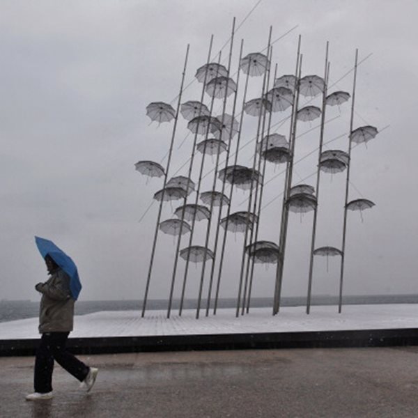 Μειώθηκε κατά 50% το ιικό φορτίο στη Θεσσαλονίκη