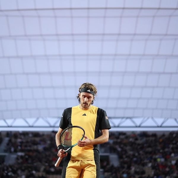 Ο Στέφανος Τσιτσιπάς πέρασε με ευκολία στους 16 των Ολυμπιακών Αγώνων 2024