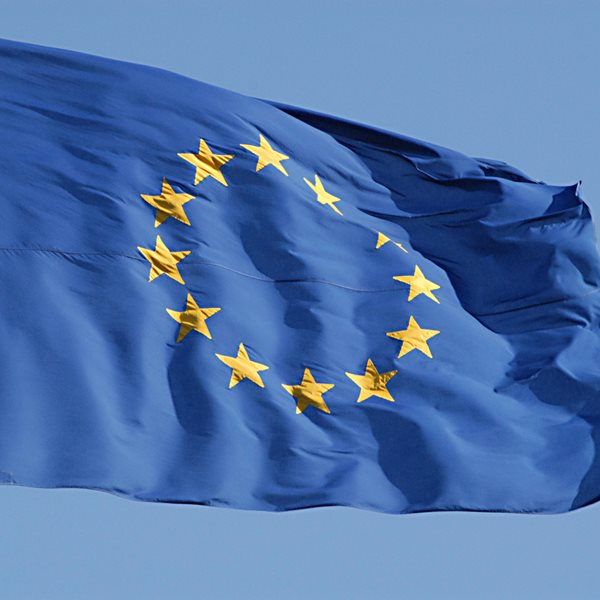 Γιατί η Ε.Ε. δεν αποκαλύπτει τις τιμές των εμβολίων του κορονοϊού