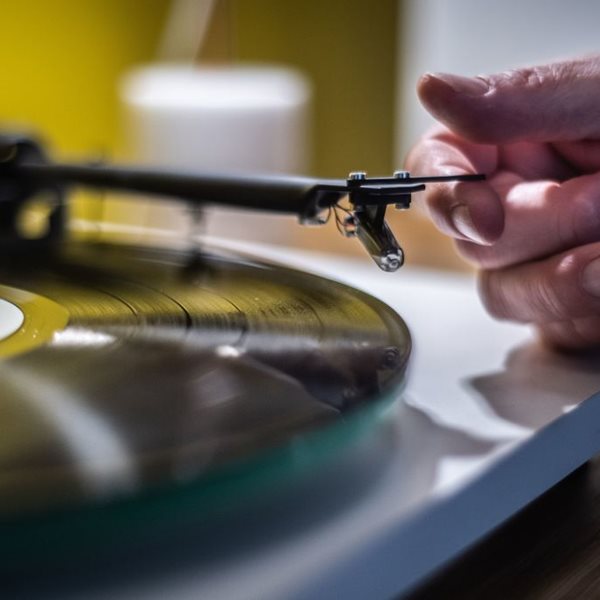 Οι πωλήσεις βινυλίου στην κορυφή για πρώτη φορά από το 1986