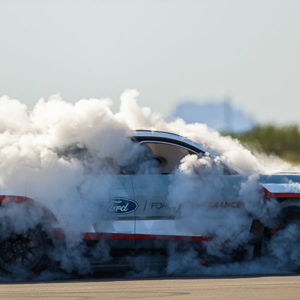 Ford Mustang Mach-Ε 1400, ένας πύραυλος εδάφους