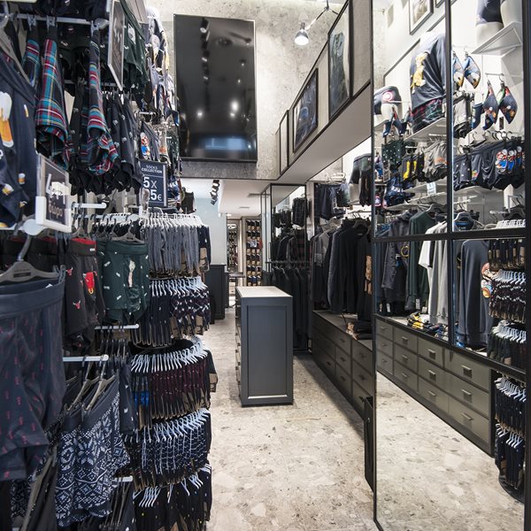 Τα Intimissimi Uomo απέκτησαν νέα καταστήματα σε Αθήνα και Λάρισα