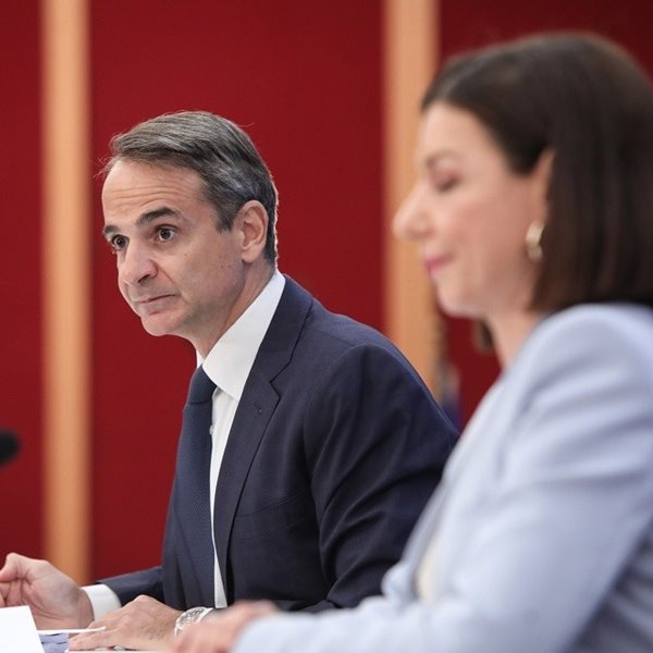 Μίνι ανασχηματισμός στην κυβέρνηση