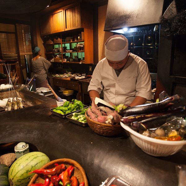 Τα εστιατόρια που έχτισαν τον γαστρονομικό μύθο του Τόκιο