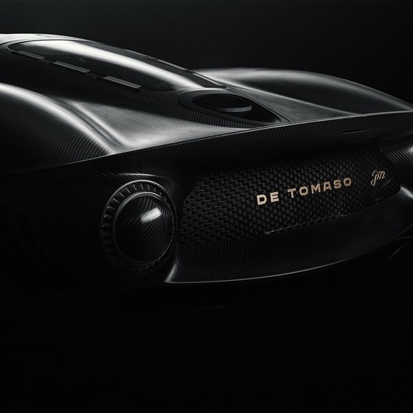 Η πρώτη De Tomaso P72 παραγωγής είναι γεγονός (εικόνες)