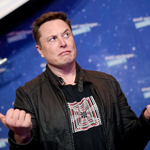 'Ημιχωρισμένος' από την Grimes δηλώνει ο Elon Musk