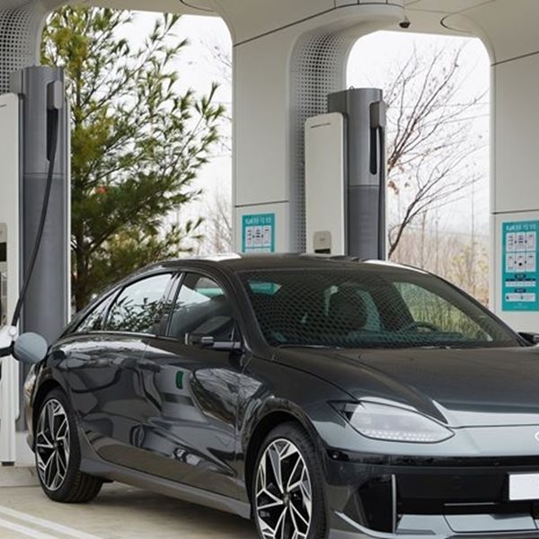 Προσεχώς τα Hyundai θα τα φορτίζονται από ρομπότ