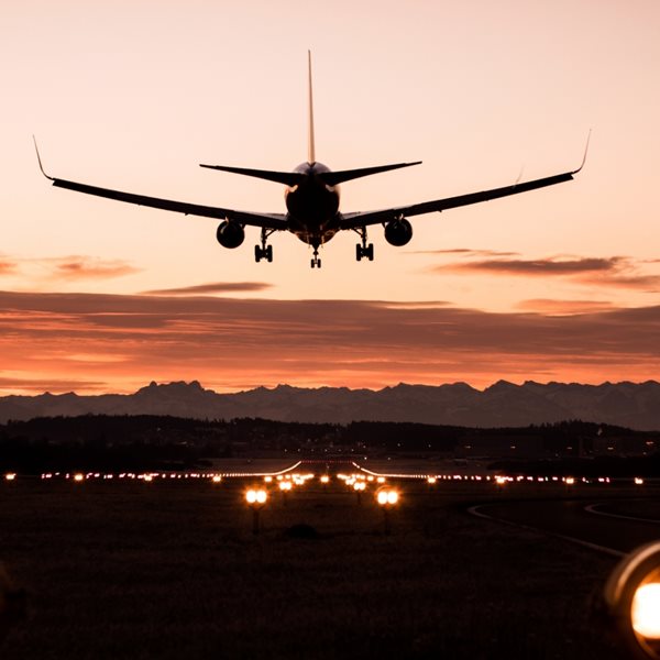 Τι πρέπει να γνωρίζεις αν ταξιδεύεις με αεροπλάνο στον καύσωνα