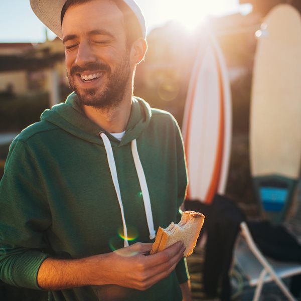 Γιατί το τυρί μας κάνει χαρούμενους και πιο υγιείς