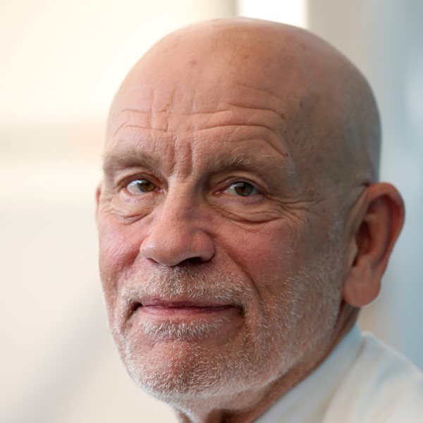 O John Malkovich στη Στέγη του Ιδρύματος Ωνάση