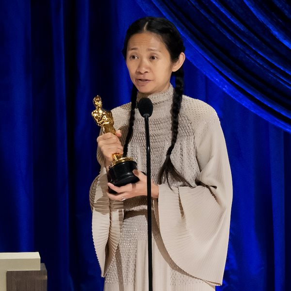10 αλήθειες για την Chloé Zhao, την απόλυτη νικήτρια των φετινών Όσκαρ
