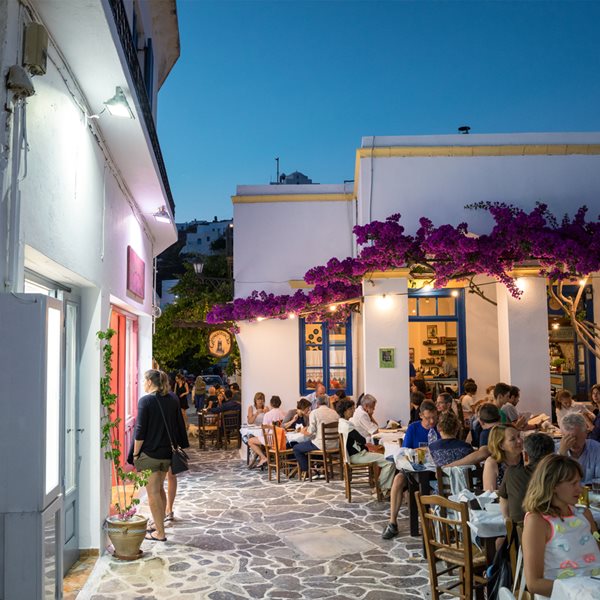 Τα τρία στοιχήματα που θα κρίνουν τα νέα μέτρα για τον κορονοϊό