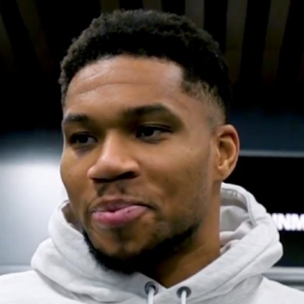 Γιατί ο Γιάννης Αντετοκούνμπο εμφανίστηκε με μαυρισμένο μάτι στη συνέντευξη τύπου μετά τους Kings