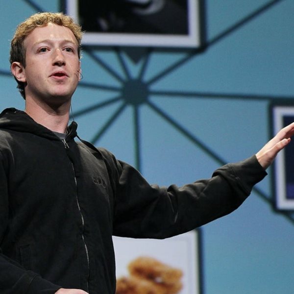 O Mark Zuckerberg είναι ετοιμοπόλεμος - στην κυριολεξία