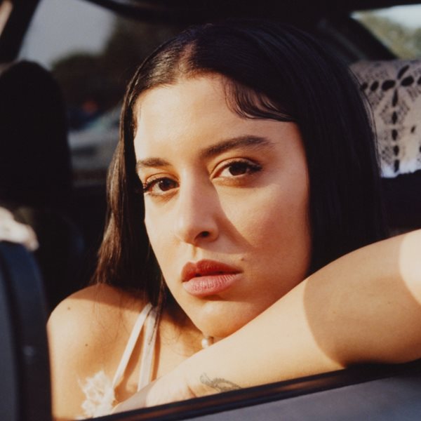 Το 'Ζάρι' της Μαρίνας Σάττι για ροκάδες μας αρέσει περισσότερο