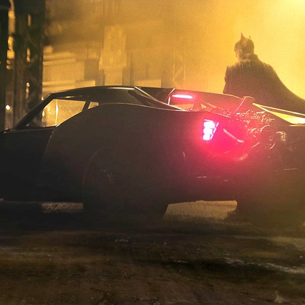 Πρώτη γνωριμία με το νέο, old school Batmobile