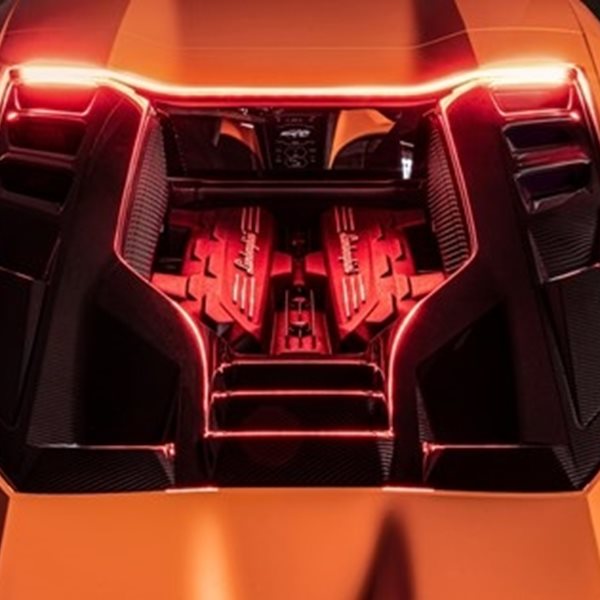 Μάθαμε πώς φτιάχνεται η Lamborghini Revuelto