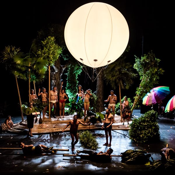 Οι "Όρνιθες" της Στέγης είναι έτοιμοι να πετάξουν στην ταινία του Μπάμπη Μακρίδη