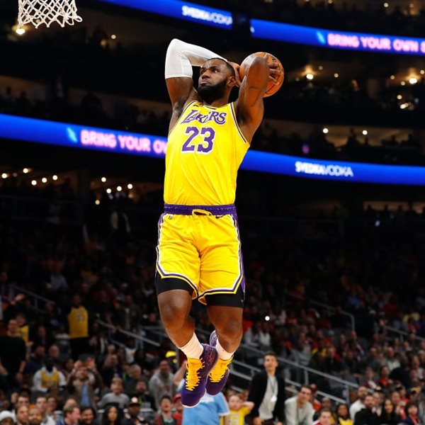 Όταν ο LeBron James προτίμησε να 'στήσει χορό' παρά να βγάλει selfie