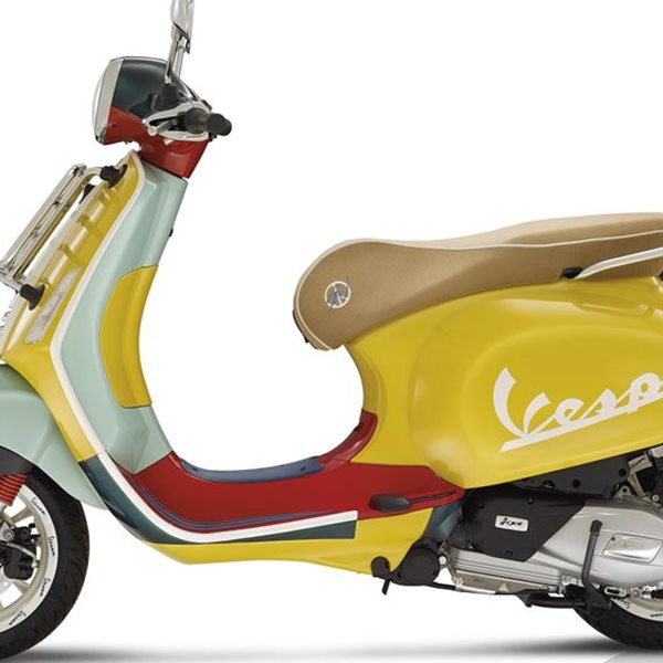 Vespa Primavera Sean Wotherspoon, ολοκαίνουργια και ατίθαση