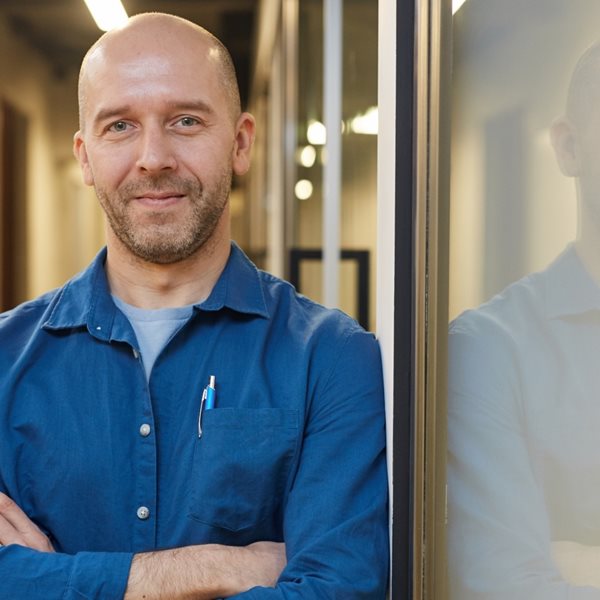 Ένα βίντεο που ίσως σε πείσει να ξυρίσεις το κεφάλι σου