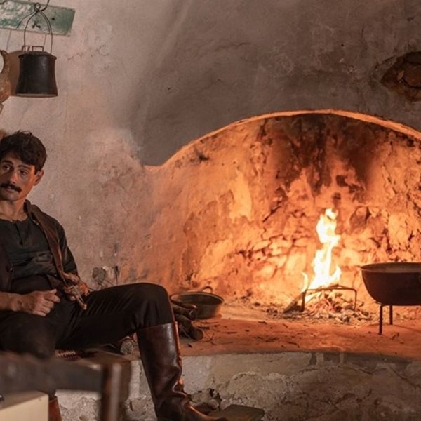 Νέο trailer για τις '17 Κλωστές' του Σωτήρη Τσαφούλια