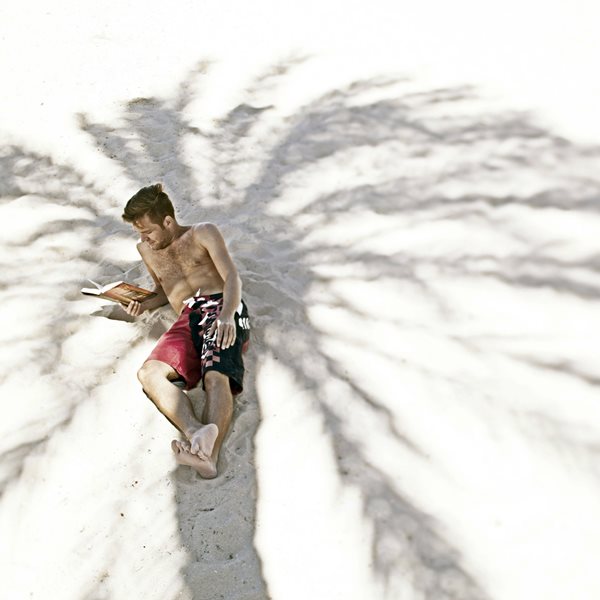 Τα beach reads του φετινού καλοκαιριού