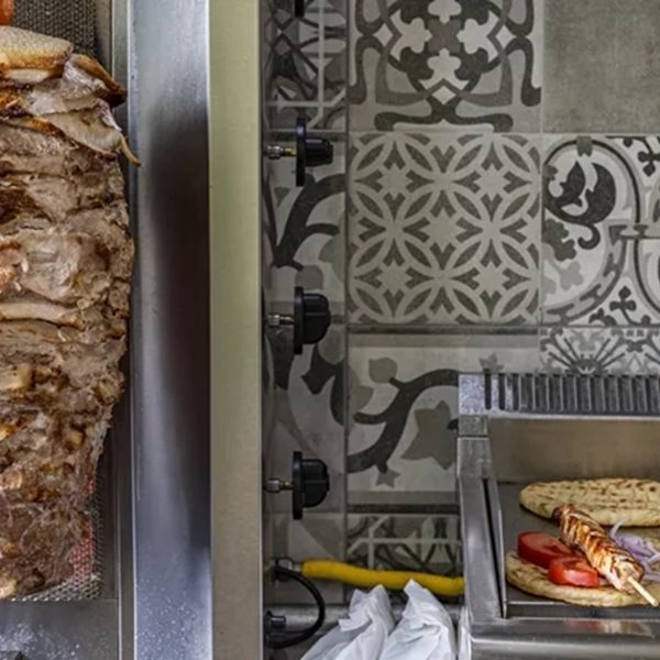 Τα νέα, επικά σουβλάκια της Αθήνας