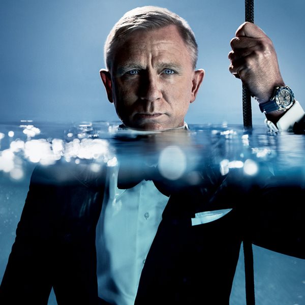 Ο Daniel Craig βουτά στα βαθιά για την Omega
