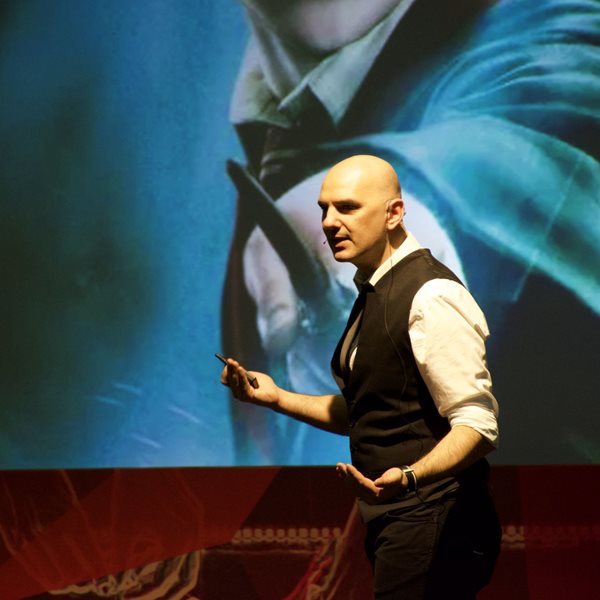 Για τον Costantino Roselli η τεχνολογία είναι η μόδα του αύριο