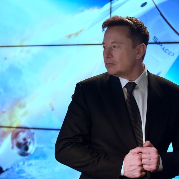 Μία μόνο λέξη του Elon Musk καταπόντισε το bitcoin