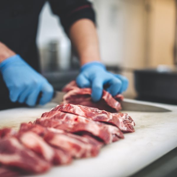 Τελικά, τι είναι η ωμοφαγία;