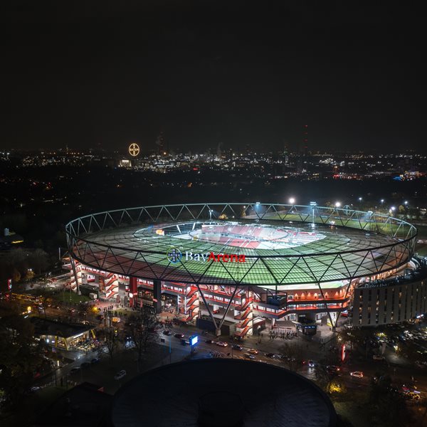 Η Λεβερκούζεν μόλις έγινε η πρώτη ομάδα που παίρνει αήττητη τον τίτλο στη Bundesliga