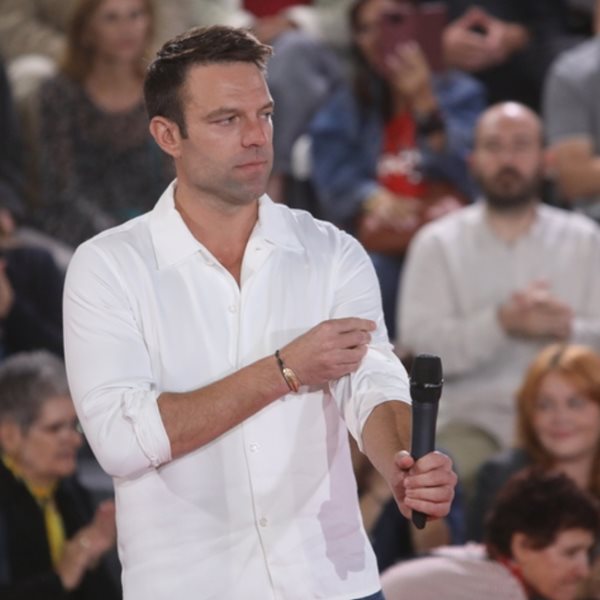 ΣΥΡΙΖΑ Wars: To Twitter οργιάζει με απίθανα σχόλια για Κασσελάκη και 'Ομπρέλα'