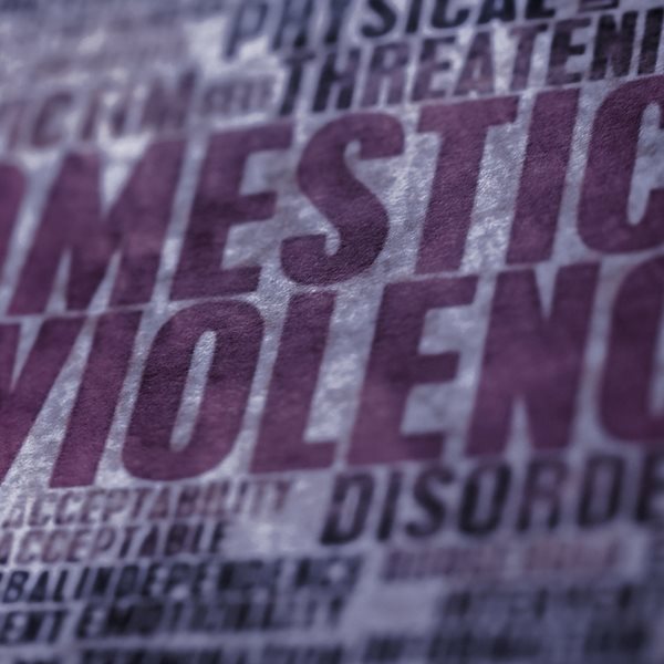 30 καταγγελίες και 14 συλλήψεις για ενδοοικογενειακή βία σε 24 ώρες