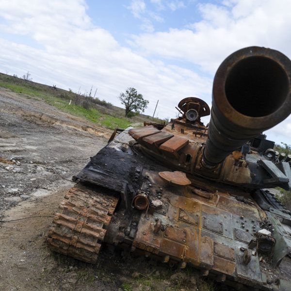 Η Ουκρανία στέλνει στη μάχη παλιά ρωσικά τανκς που κατέλαβε