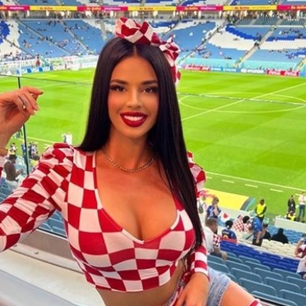 Ivana Knoll, η πιο σέξι φίλαθλος στηρίζει Κροατία στο Μουντιάλ
