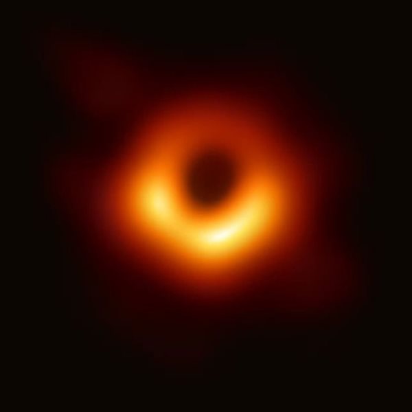 Τι είδαμε τελικά στην πρώτη φωτογραφία της μαύρης τρύπας