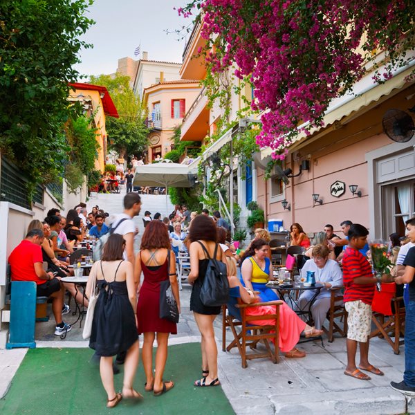 Έκτακτα μέτρα σε μπαρ και νυχτερινά κέντρα για περιορισμό των κρουσμάτων