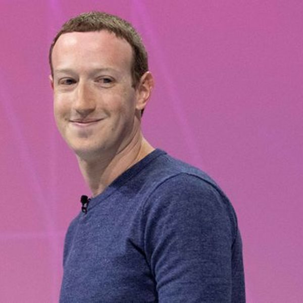 Η νέα πατέντα του Facebook μπορεί να ανοίξει το μικρόφωνο στο κινητό και να σε καταγράψει