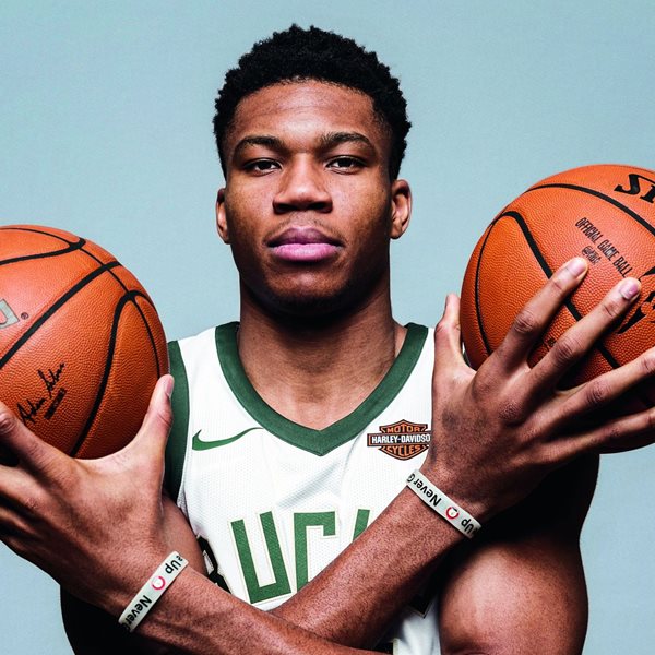 Γιάννης Αντετοκούνμπο: Από παιδί - θαύμα, στην κορυφή του ΝΒΑ