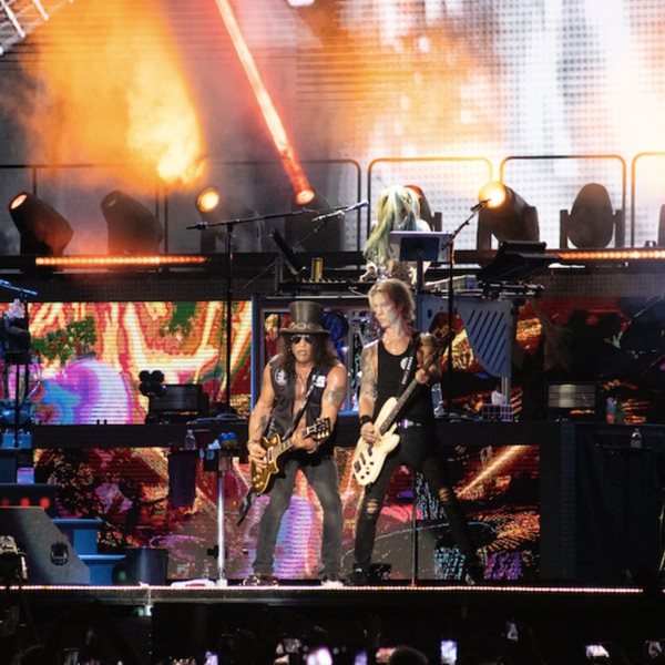 3 ώρες και 27 τραγούδια από τους Guns N' Roses στο ΟΑΚΑ