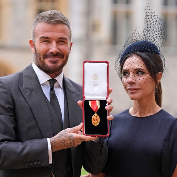 Επίσημα Sir David Beckham-Χρίστηκε ιππότης από τον Βασιλιά Κάρολο